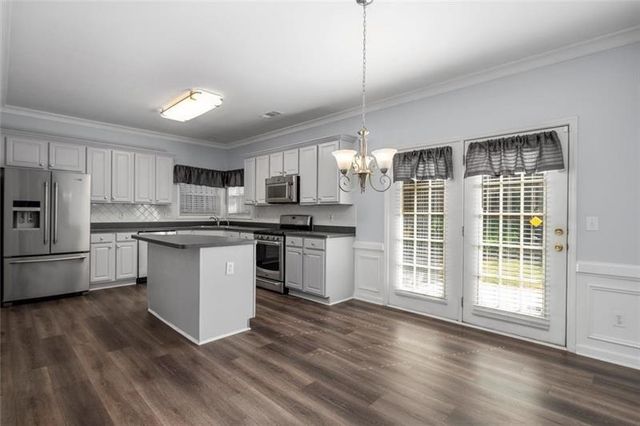 4220 Hunters Green Way NE, Kennesaw, GA 30144