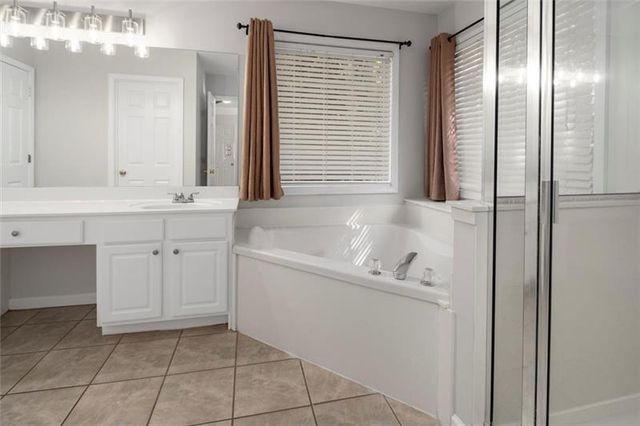 4220 Hunters Green Way NE, Kennesaw, GA 30144