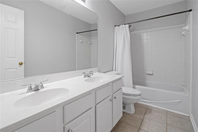 4220 Hunters Green Way NE, Kennesaw, GA 30144