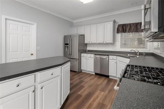 4220 Hunters Green Way NE, Kennesaw, GA 30144