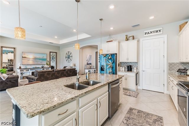 3239 Baravaldo CIR, Cape Coral, FL 33909