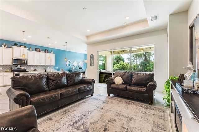 3239 Baravaldo CIR, Cape Coral, FL 33909