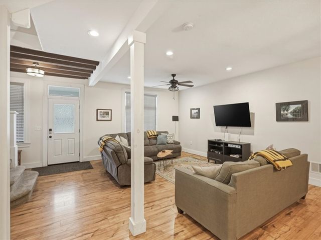84 Beltzhoover Ave, Mt Washington, PA 15210