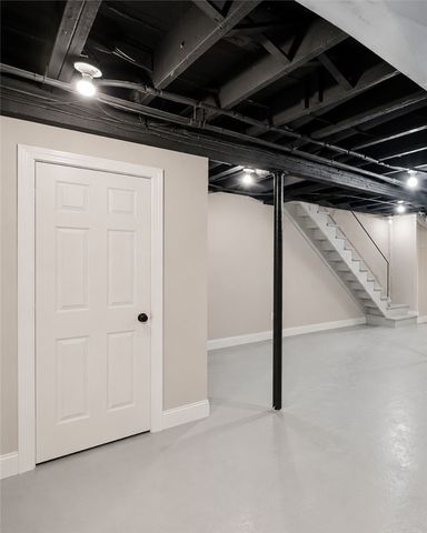 84 Beltzhoover Ave, Mt Washington, PA 15210