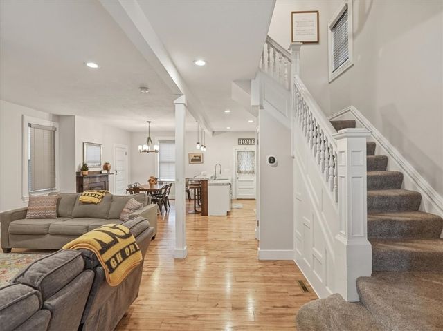 84 Beltzhoover Ave, Mt Washington, PA 15210