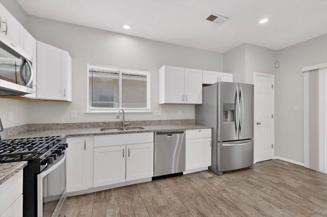 232 Chaparral Loop SE, Rio Rancho, NM 87124