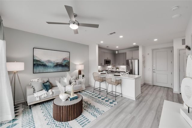 3636 W Dallas Street 330, Houston, TX 77019