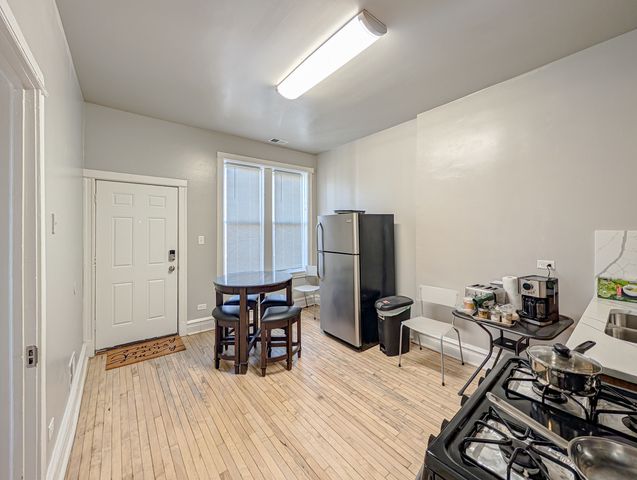 2838 W Roosevelt Road 3R, Chicago, IL 60612