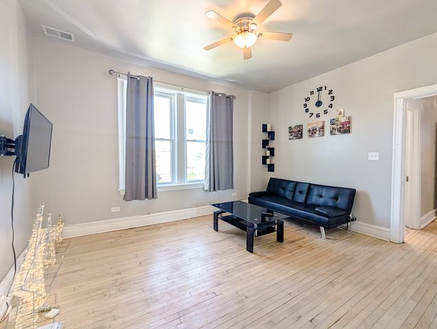 2838 W Roosevelt Road 3R, Chicago, IL 60612