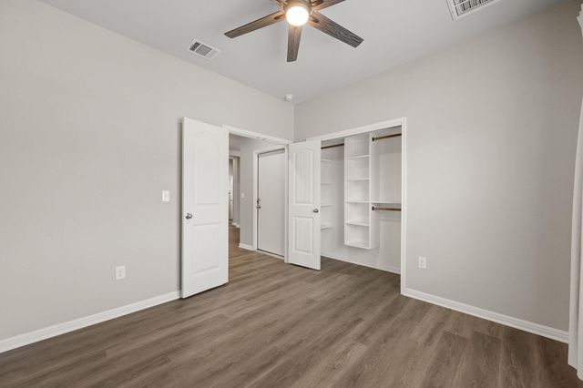 121 Shiner LN, Georgetown, TX 78626