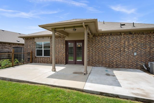 121 Shiner LN, Georgetown, TX 78626
