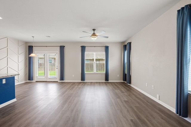 121 Shiner LN, Georgetown, TX 78626