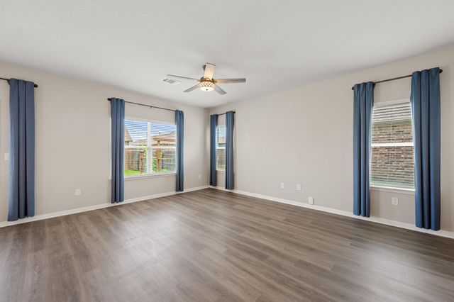 121 Shiner LN, Georgetown, TX 78626