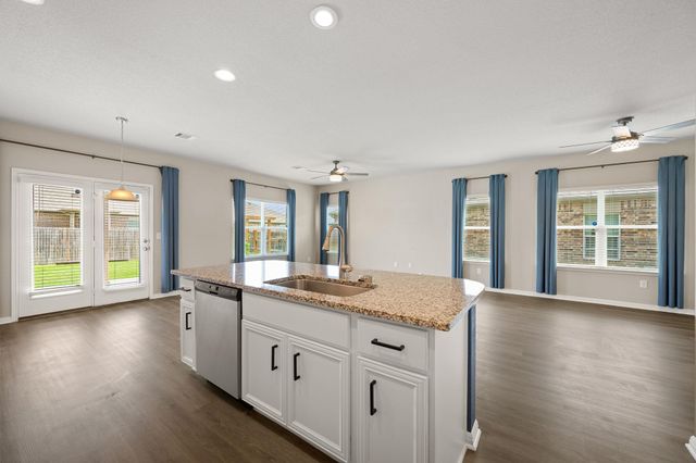 121 Shiner LN, Georgetown, TX 78626