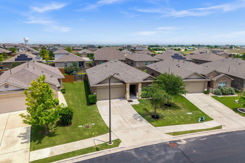 121 Shiner LN, Georgetown, TX 78626