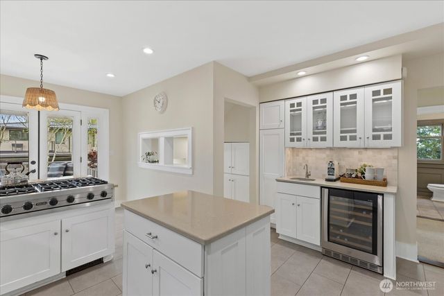2407 11th Avenue E, Seattle, WA 98102