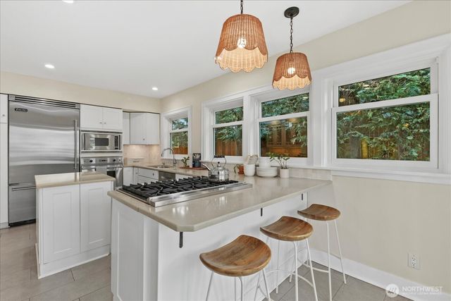 2407 11th Avenue E, Seattle, WA 98102
