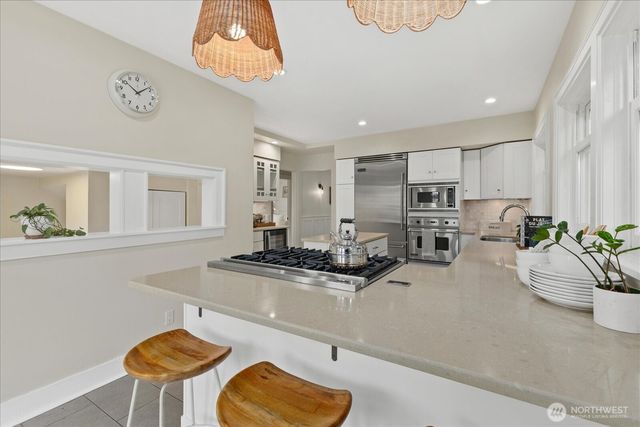 2407 11th Avenue E, Seattle, WA 98102