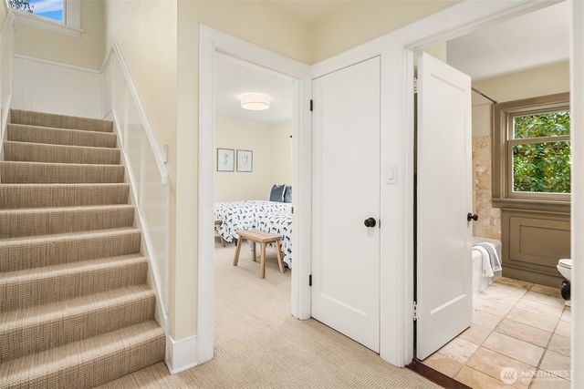 2407 11th Avenue E, Seattle, WA 98102