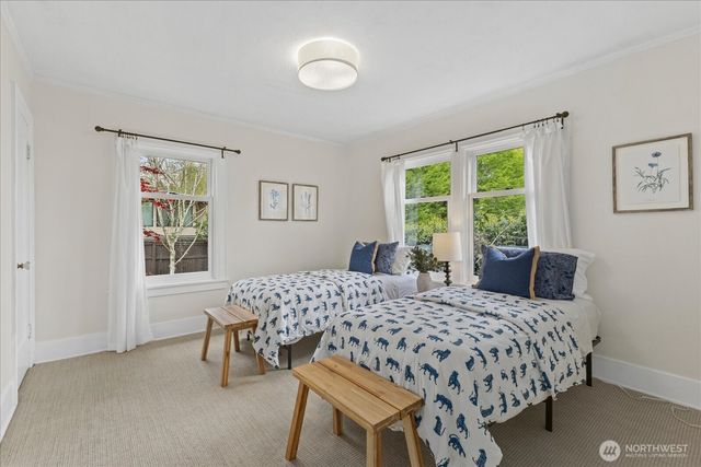 2407 11th Avenue E, Seattle, WA 98102