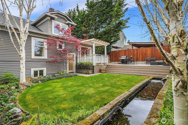 2407 11th Avenue E, Seattle, WA 98102