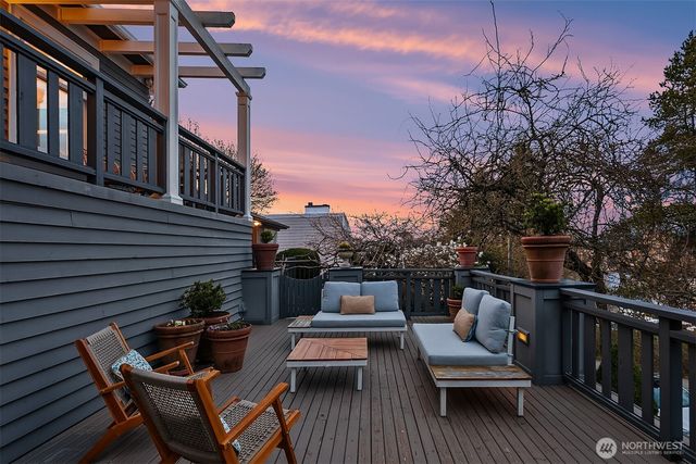2407 11th Avenue E, Seattle, WA 98102