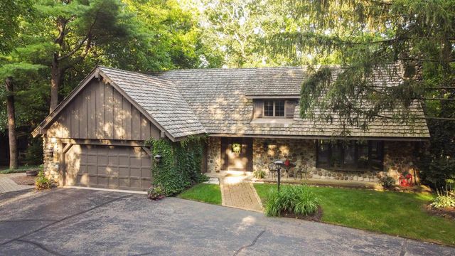 W3895 Timber Lake ROAD, East Troy, WI 53120