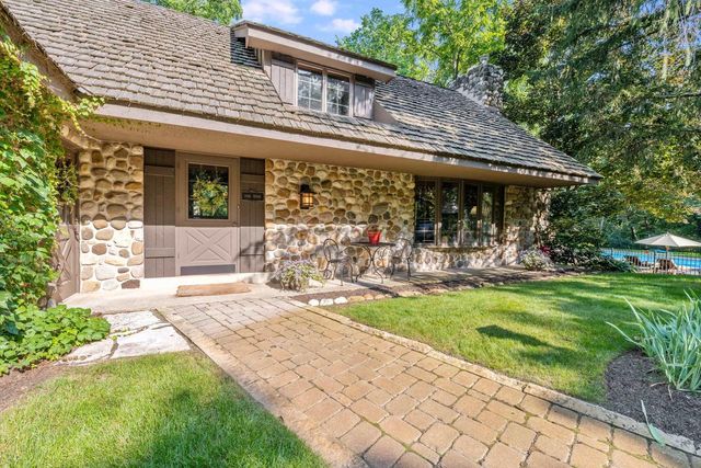 W3895 Timber Lake ROAD, East Troy, WI 53120