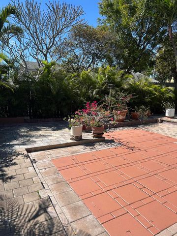 19143 Fairlawn Way, Boca Raton, FL 33434