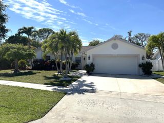 19143 Fairlawn Way, Boca Raton, FL 33434