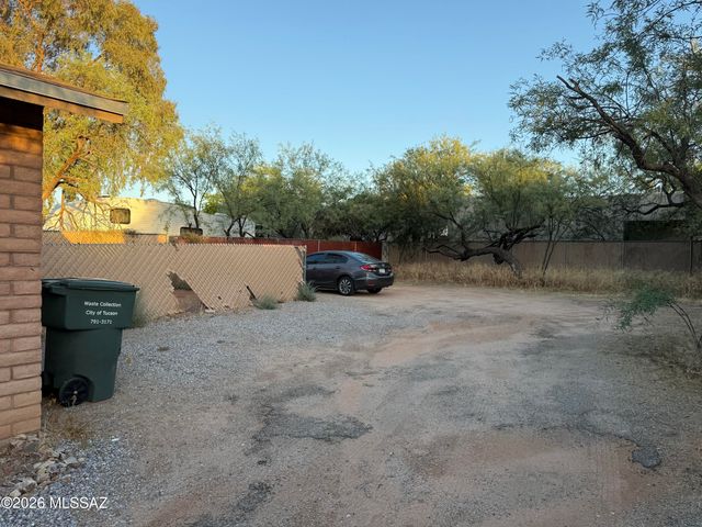 4224 E Lee Street, Tucson, AZ 85712