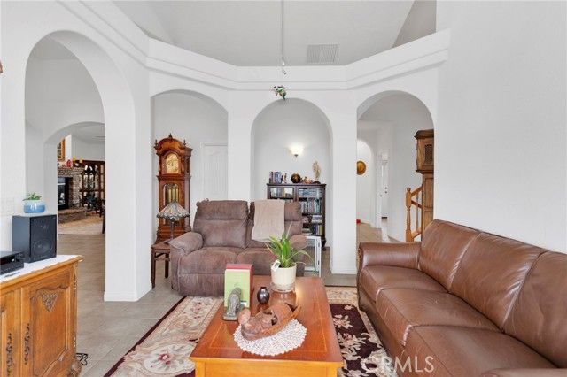 7748 Calpella, Hesperia, CA 92345