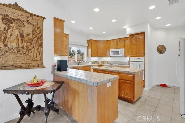 7748 Calpella, Hesperia, CA 92345