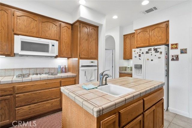 7748 Calpella, Hesperia, CA 92345