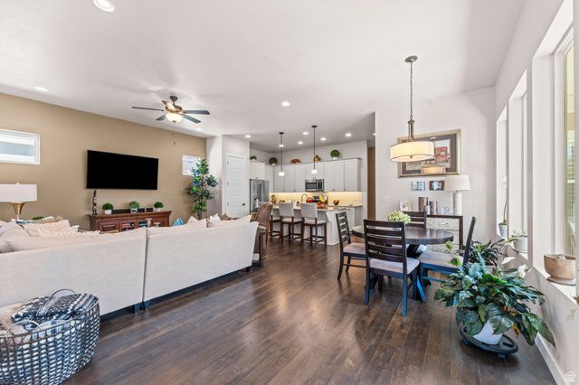 11657 S NIGHT HERON RD, South Jordan, UT 84009