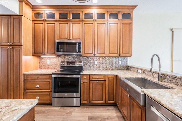 6421 DRAKE COURT, New Port Richey, FL 34652