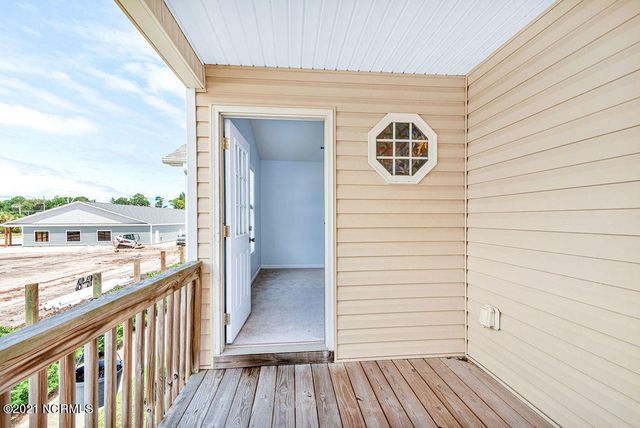 209 Triton Lane, Surf City, NC 28445
