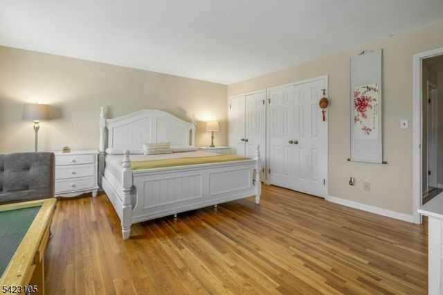 14 Pembroke Dr, Mendham Boro, NJ 07945