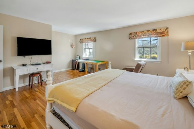 14 Pembroke Dr, Mendham Boro, NJ 07945