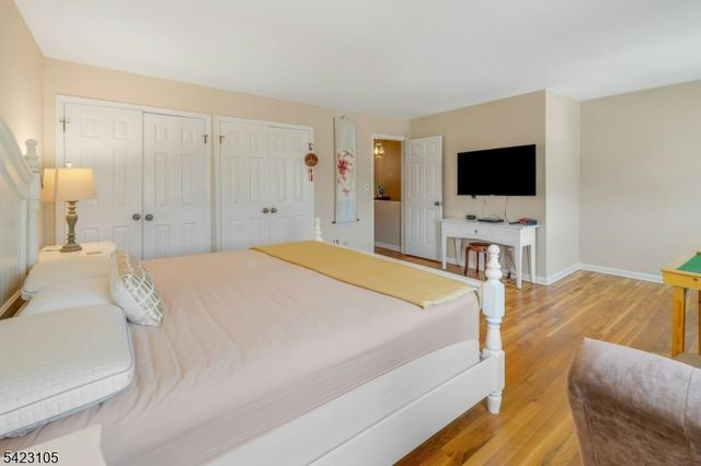 14 Pembroke Dr, Mendham Boro, NJ 07945