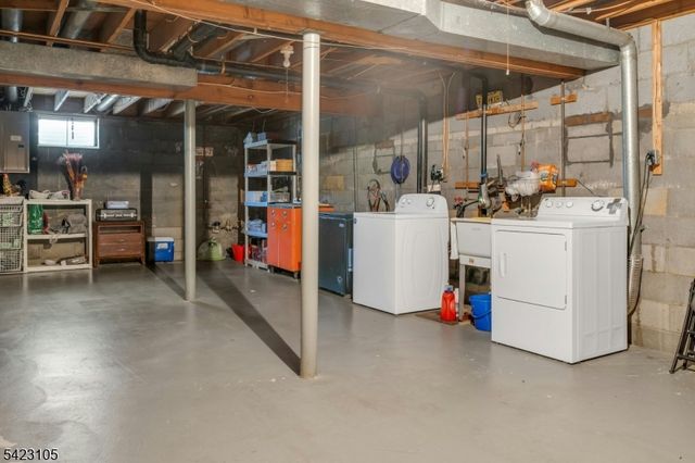 14 Pembroke Dr, Mendham Boro, NJ 07945