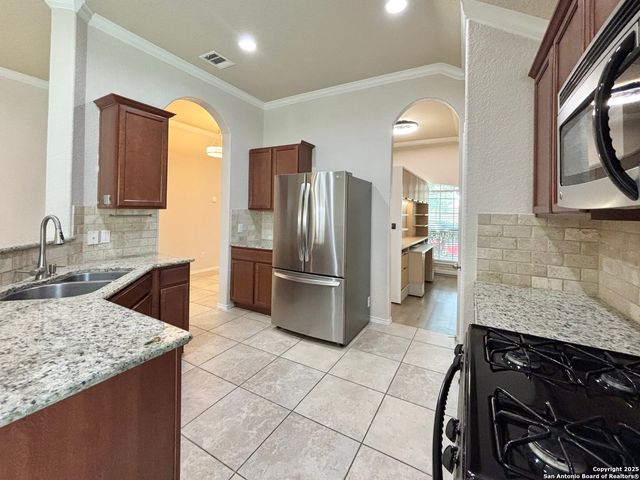 14415 HIGH PLAINS DR, San Antonio, TX 78254