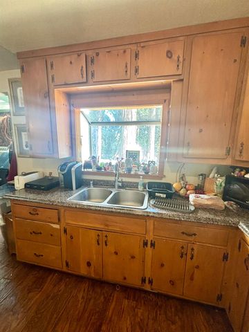 6200 Spruce Ave, Pollock Pines, CA 95726