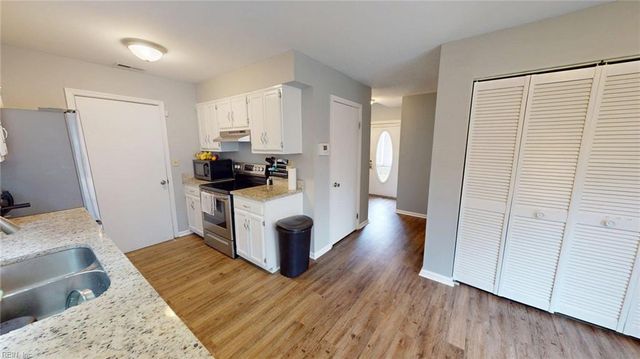 5472 Chatham Lake DR, Virginia Beach, VA 23464