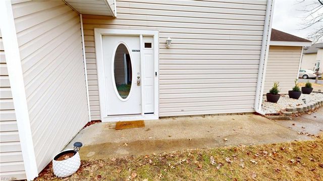 5472 Chatham Lake DR, Virginia Beach, VA 23464