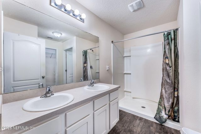 8342 MEADOW WALK Lane, Jacksonville, FL 32256