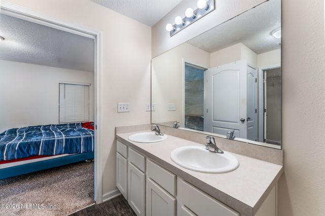 8342 MEADOW WALK Lane, Jacksonville, FL 32256