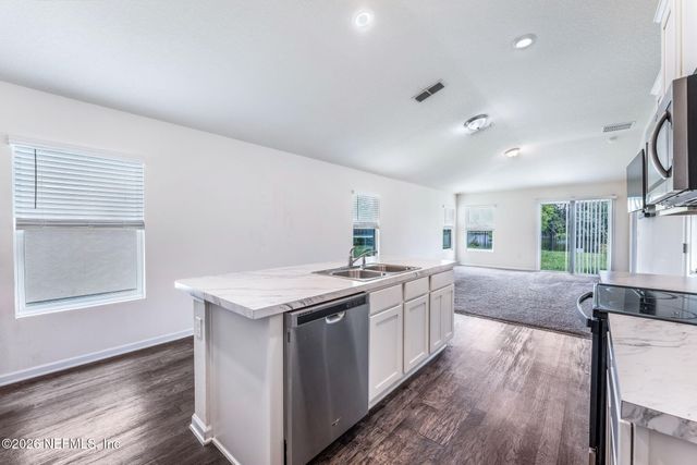 8342 MEADOW WALK Lane, Jacksonville, FL 32256