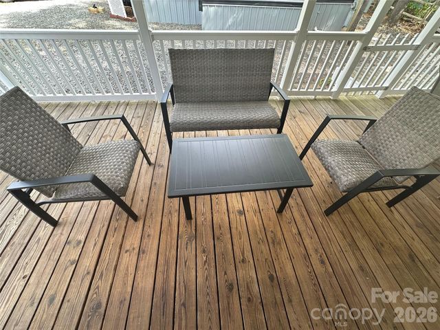 109 Pine Street, New London, NC 28127