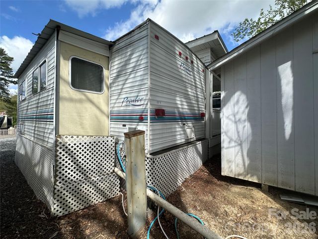 109 Pine Street, New London, NC 28127